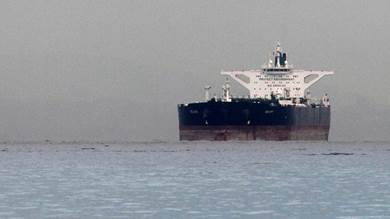 نيويورك تايمز: 12 ناقلة إيرانية تحمل النفط إلى دول أخرى رغم عقوبات واشنطن